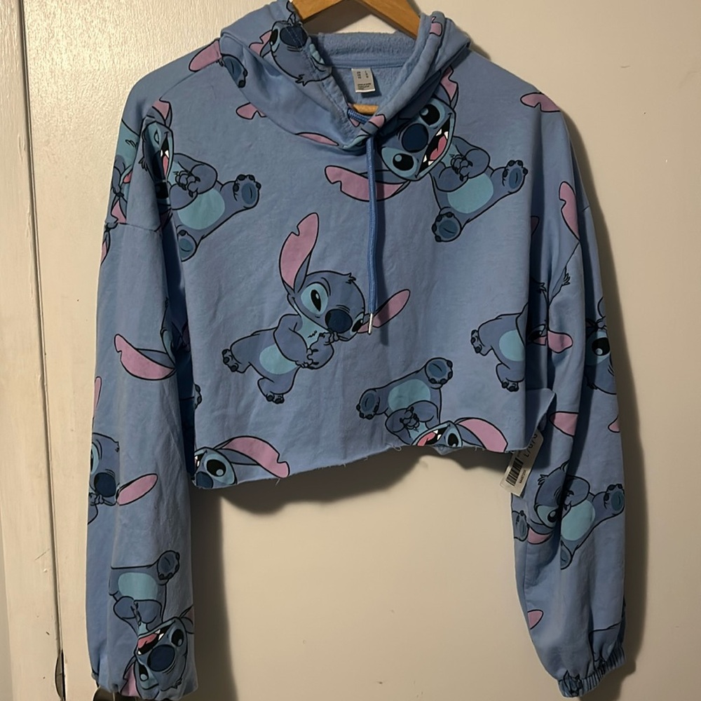 ‼️WEEKEND CLEARANCE SALE‼️Part of 4 for 20
Disney LILO and Stitch sweater hoodie
